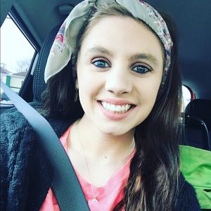 Meet your Posher, Leah